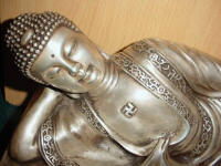 Buda en posición acostada de meditación