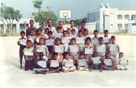 Grupo de Henry Binerfa - Examen de Grados - Las Nuevas Semillas - 23-07-03 - Camagey, Cuba