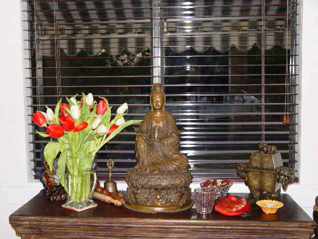 Kuan Yin - Foto por la Rev. Yin Zhi Shakya, OHY