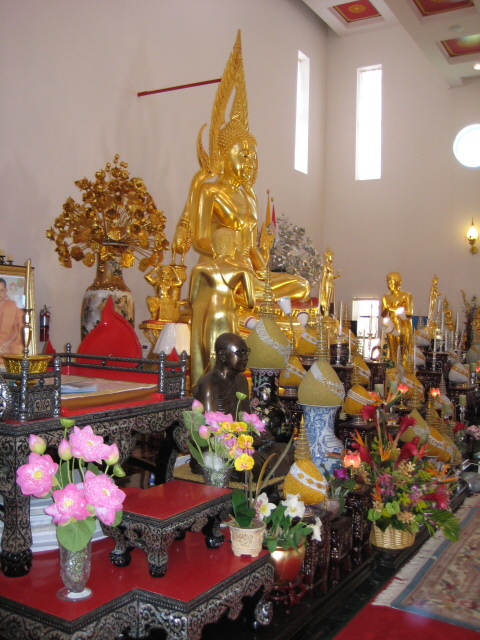 Estatua Principal del Buda Shakyamuni en el Saln del Templo - Foto por Jorge de la Torre
